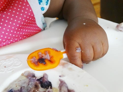 NumNum Pre-Spoon GOOtensil Review: Easy-to-Use Flat Spoons for Babies